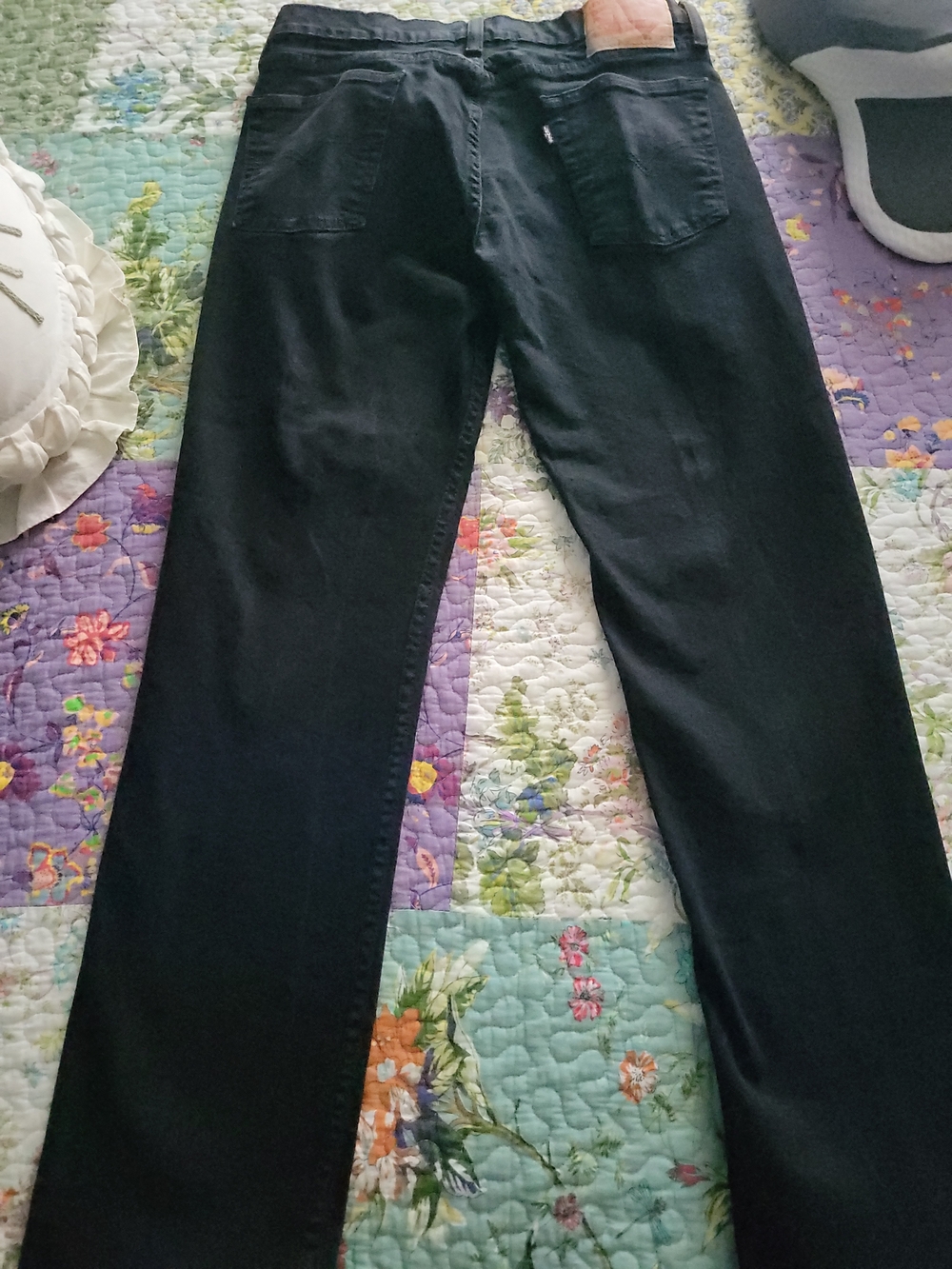 Levi's 514 Slim Straight Men's Jeans in Black with Tan Leather Patch - Picture 3 of 3